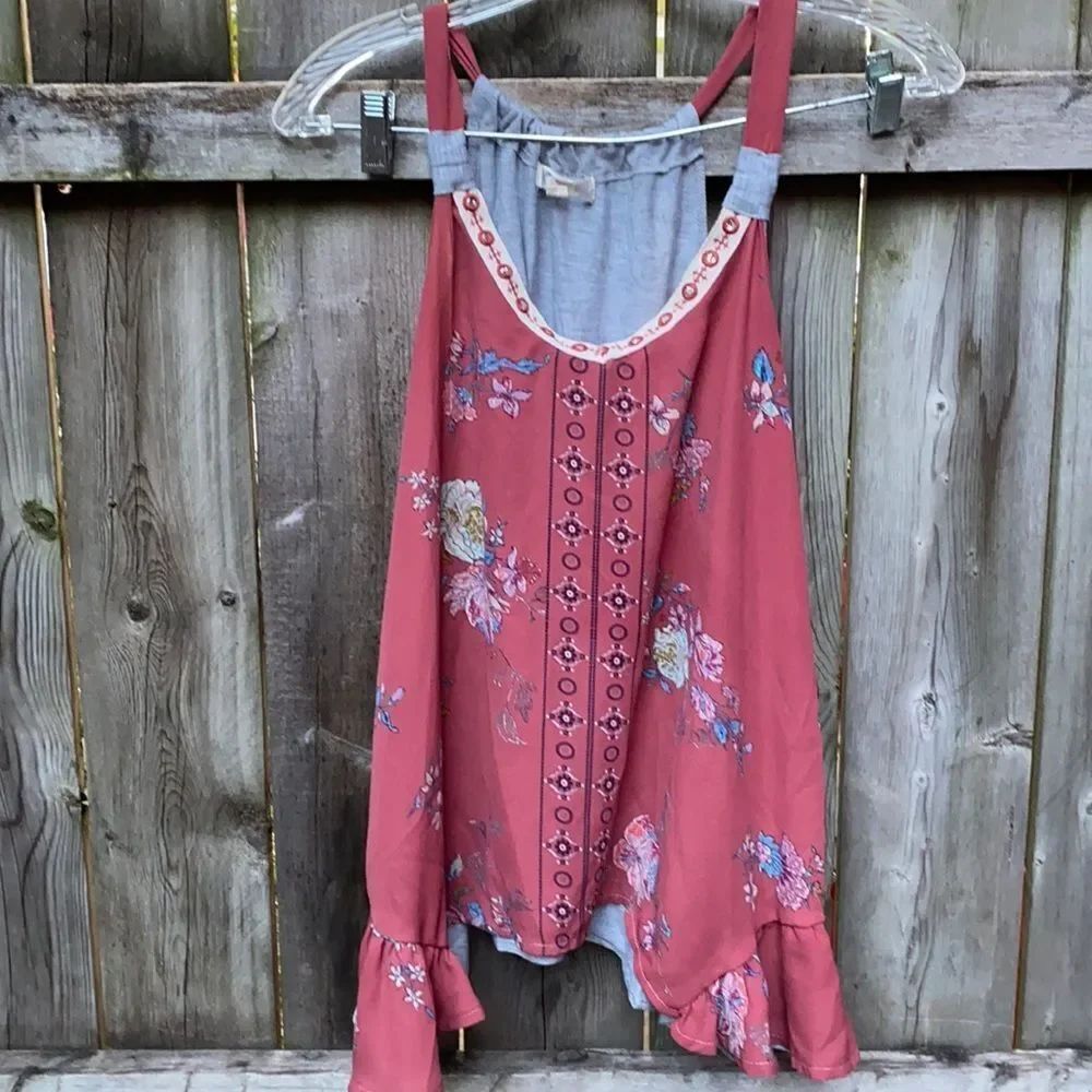 Jolt Ruffle Tank Top sz. M